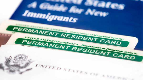 Como-Facebook-te-puede-ayudar-a-conseguir-tu-green-card