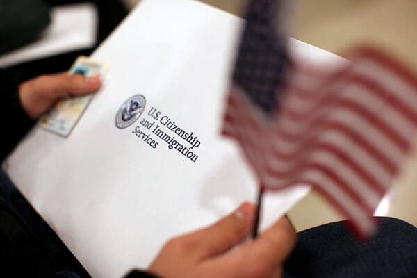 Taller-gratuito-informa-a-hispanos-la-importancia-de-obtener-la-ciudadania