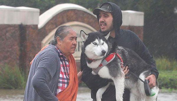 Consulado-mexicano-en-Houston-redobla-atencion-a-afectados-por-Harvey