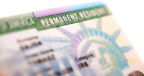 Anaden-nuevo-requisito-para-dos-tipos-de-solicitud-de-residencia-permanente