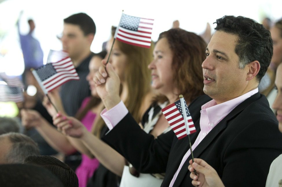 Learn about the Alliance Carlos Slim Foundation-UNAM-CNDH supporting immigrants in the United States to obtain citizenship