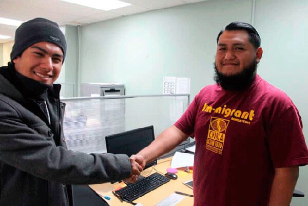 Ante-incertidumbre-DREAMers-se-apuran-con-sus-renovaciones