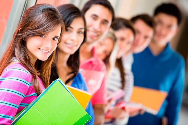 Ayuda-gratuita-con-el-llenado-del-formulario-FAFSA-y-Dream-Act-de-California