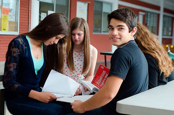 Estudiantes-del-LAUSD-reciben-impulso-para-ir-a-la-universidad