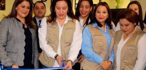 Primera-Dama-de-Honduras-inauguro-hoy-el-primer-centro-consular-de-proteccion-al-hondureno-migrante-en-Houston