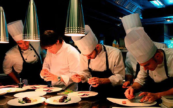 Restaurantes-santuario-un-movimiento-que-busca-proteger-a-los-inmigrantes-y-minorias-desde-las-cocinas