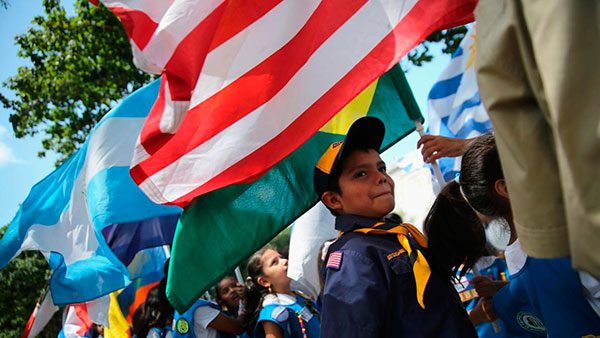 Como-reportar-redadas-de-inmigracion-y-obtener-ayuda-en-todo-el-pais