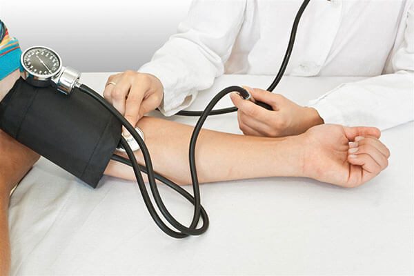 USCIS-Reiniciara-el-Procesamiento-Prioritario-de-Visas-H1B-para-Medicos-extranjeros