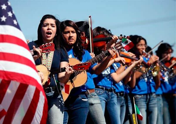 Colabora-Universidad-de-Aguascalientes-en-apoyo-a-migrantes-en-Chicago