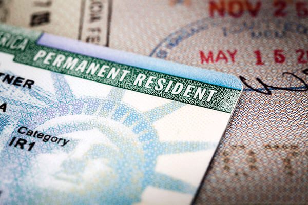 El-ajuste-de-USCIS-para-las-green-card