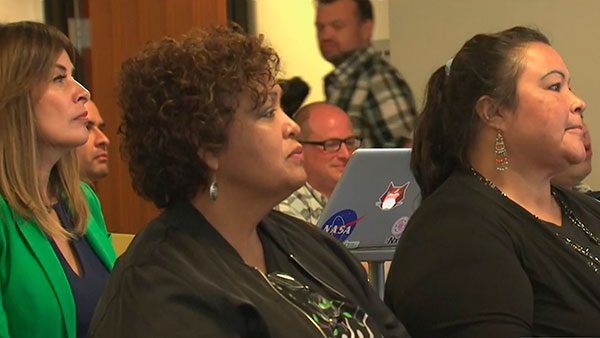 Emprendedores-latinos-reciben-capacitación-sobre-como-abrir-un-nuevo-negocio