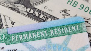 Conoce las condiciones para obtener tu residencia permanente o green card