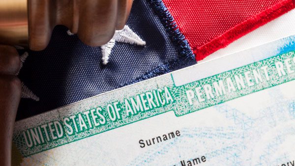 Nunca firmes este documento que te haria perder tu residencia legal