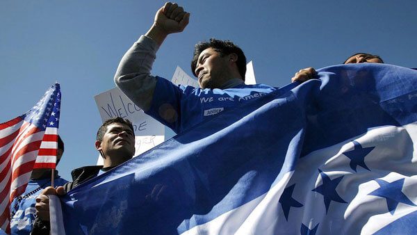 Hondureño, acude a tu consulado y recibe asesoría legal gratuita sobre tu residencia permanente