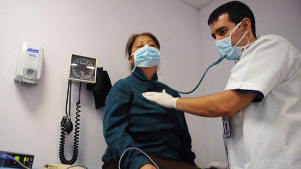 California busca expandir Medicaid para inmigrantes indocumentados