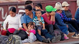 Familias migrantes ya no serán separadas; permanece “Tolerancia Cero”