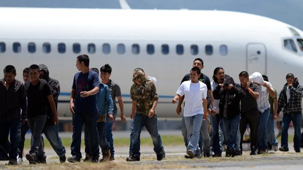 Servicios de salud y transporte gratuitos para retornados a México