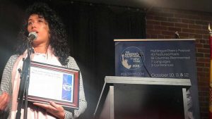 Mexicana beneficiaria de DACA es premiada como Poeta del Año