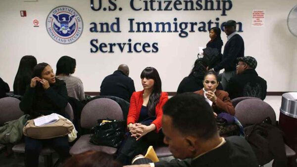 USCIS continúa enviando notificaciones de recibo para extensión del estatus Residente Permanente Condicional