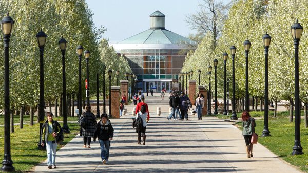 Conoce el programa de la Universidad de la Ciudad de Nueva York (CUNY) que ofrece ayuda financiera para terminar tus estudios
