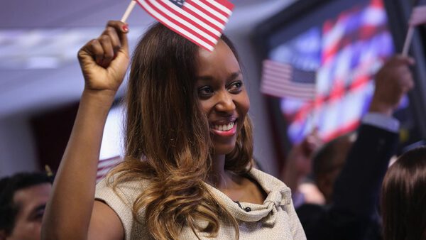 Desde el 1 de noviembre, USCIS empezó a citar a los solicitantes de ciudadanía para tomar su información biométrica