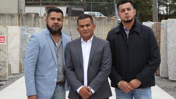 José Juan Lombera aprendió un oficio en la construcción que le permitió poner su negocio