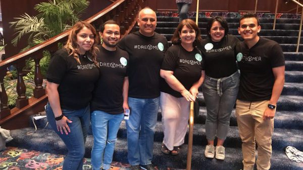 Figuras públicas se suman al proyecto de Alejandro Sanz para apoyar a “dreamers”