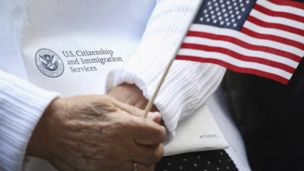Ciudadanízate y Chicanos por la causa, dos programas que debes conocer