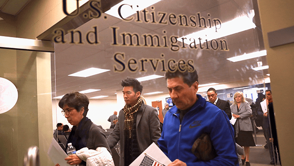 USCIS Proporciona Buenas Noticias A Inmigrantes - Acceso Latino