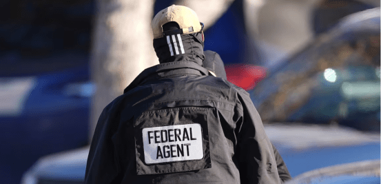 Juez federal frena deportaciones aceleradas de Trump​