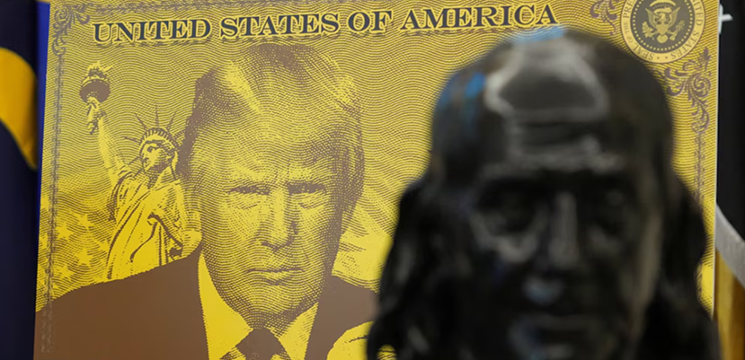 Trump anuncia la creación de la Gold Card, una nueva vía a la residencia permanente a cambio de un millón de dólares