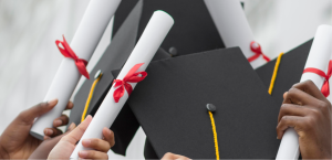 Becas con fecha límite en primavera de 2026 disponibles para universitarios de origen latino