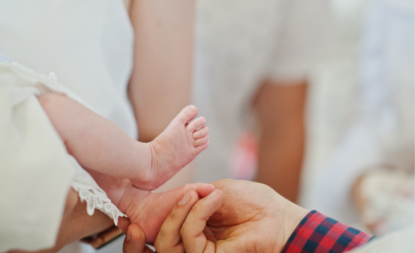 Trump firma orden ejecutiva para restringir el turismo de maternidad o birth tourism